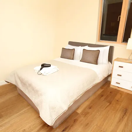 Grand Canal Quay Sleeps 10 아파트 *